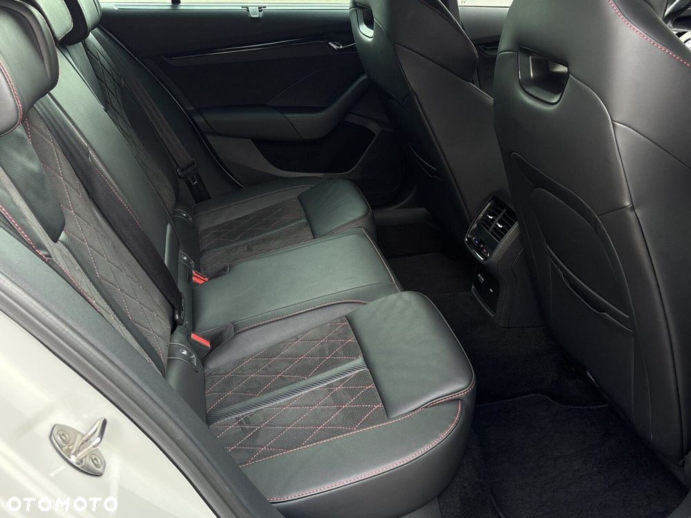 Skoda Octavia 2.0 TDI RS DSG - 10