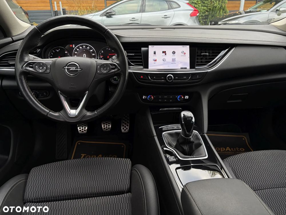 Opel Insignia - 32