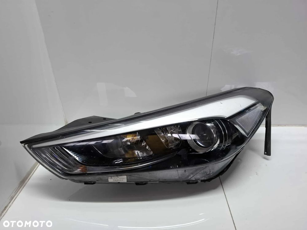 LEWA LAMPA PRZEDNIA PRZÓD HYUNDAI III 15-18 IDEALNA 92101d7100 - 2