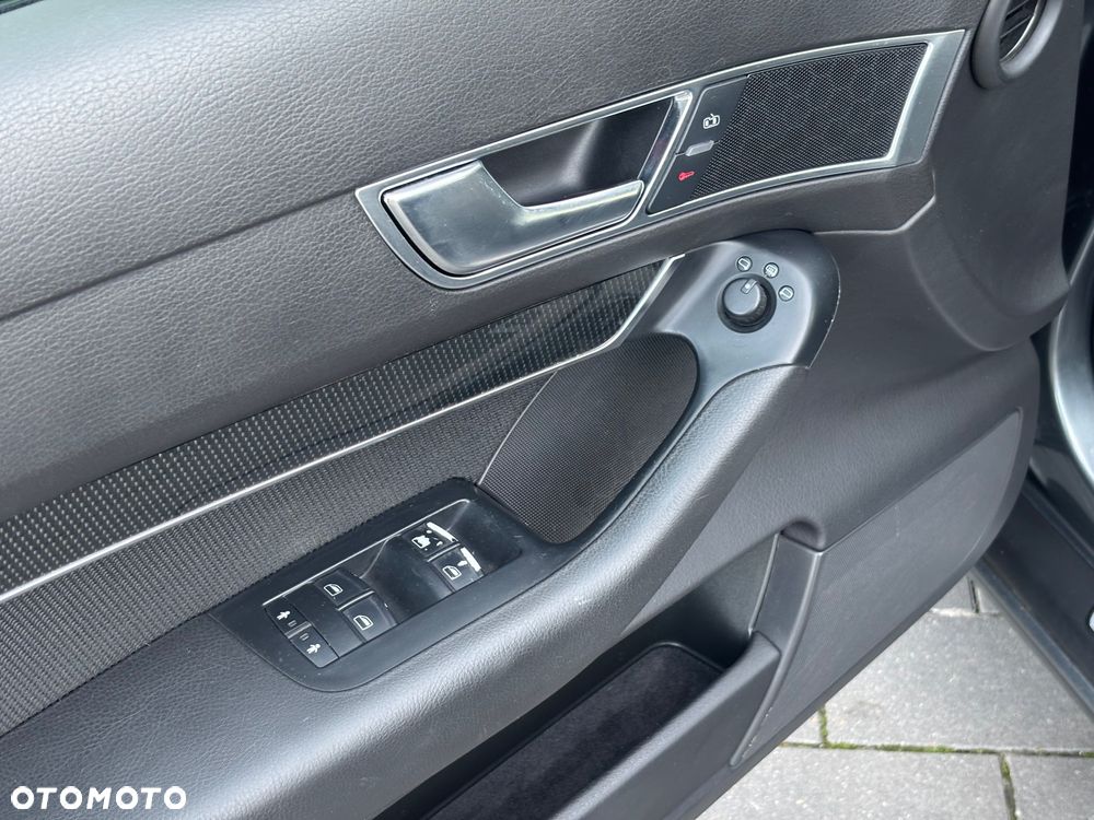 Audi A6 Avant 2.4 - 24