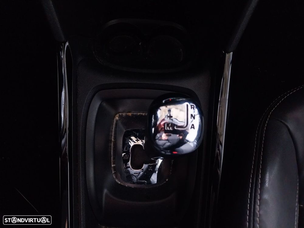 Peugeot 2008 1.6 e-HDi Allure - 9