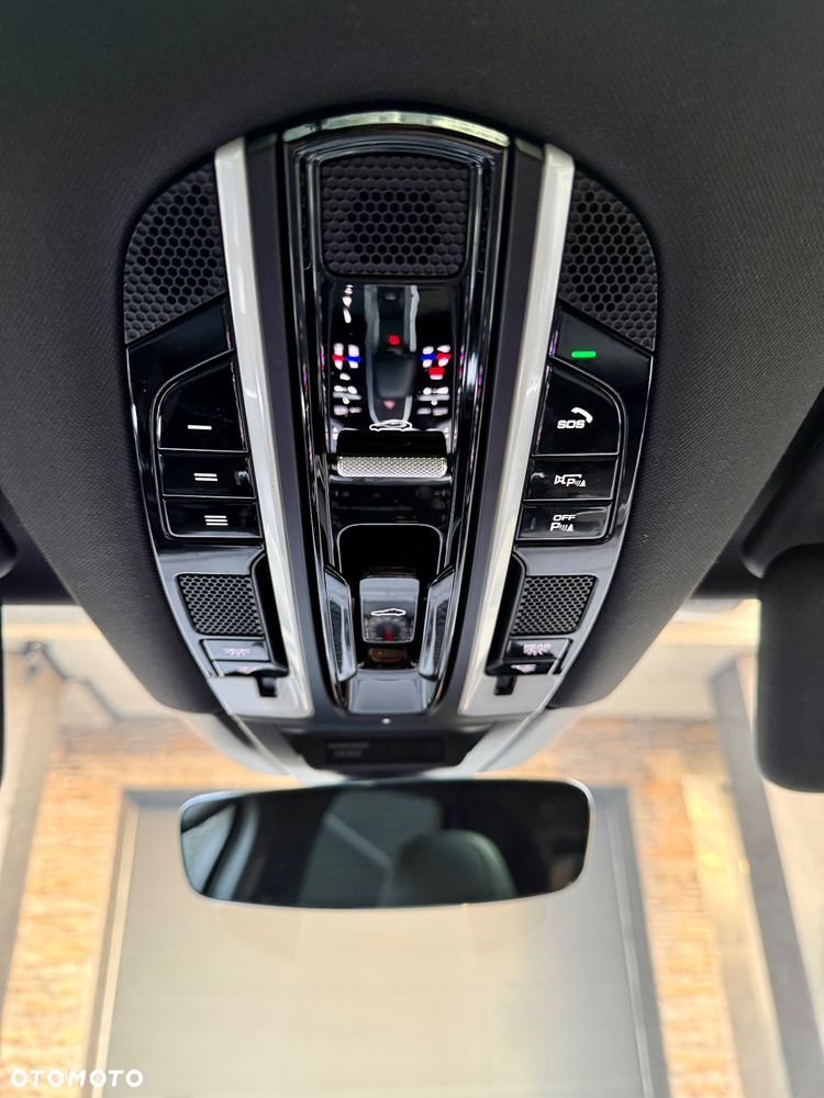 Porsche Cayenne Platinum Edition - 22