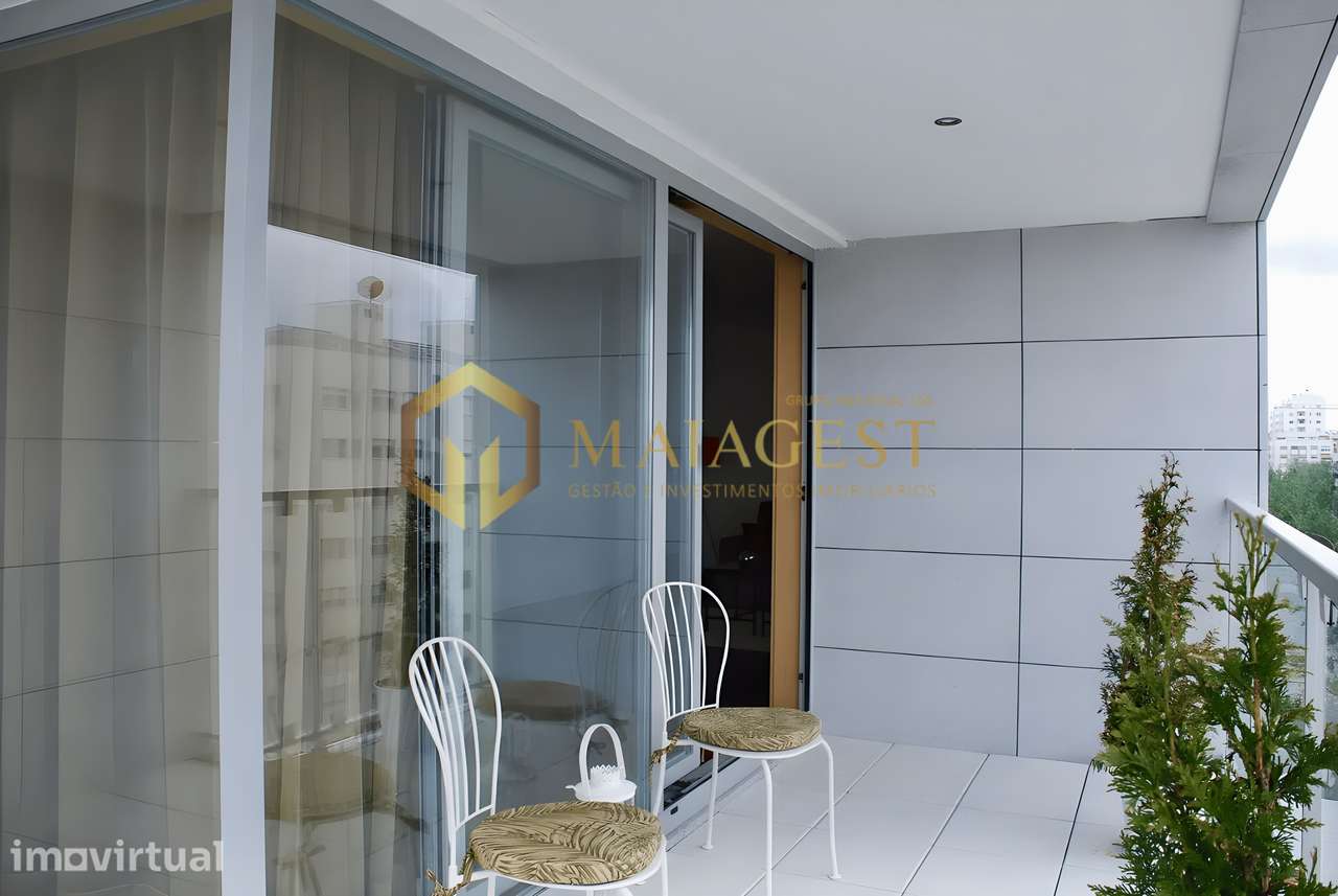 Apartamento T3 no Centro do Porto com 2 Lugares de Garagem - Grande imagem: 5/25