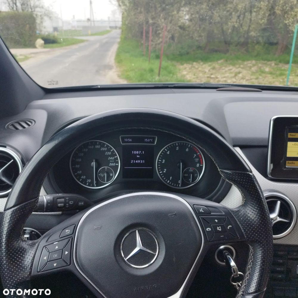 Mercedes-Benz Klasa B 180 (BlueEFFICIENCY) - 12