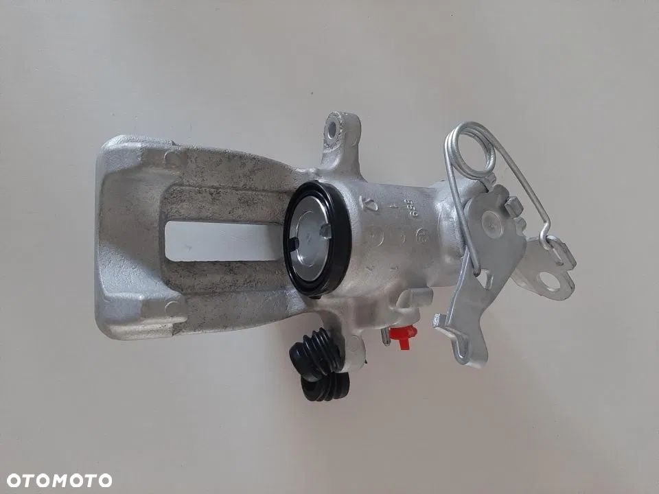 Zacisk tył Lewy Prawy Audi A8 D2 - 5