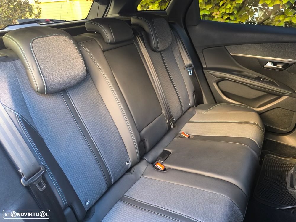 Peugeot 3008 1.5 BlueHDi Allure Pack EAT8 - 16
