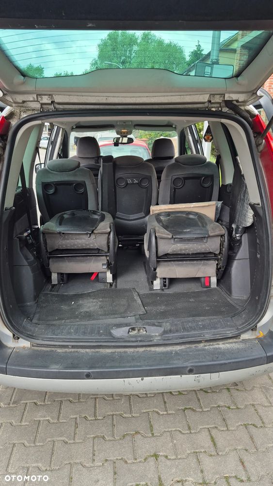 Citroën C8 2.0 16V Style - 11