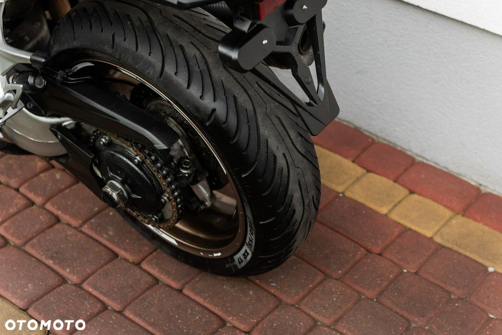 Honda VFR - 8
