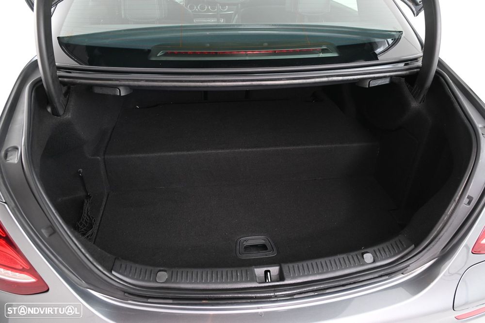 Mercedes-Benz E 300 de AMG Line - 10