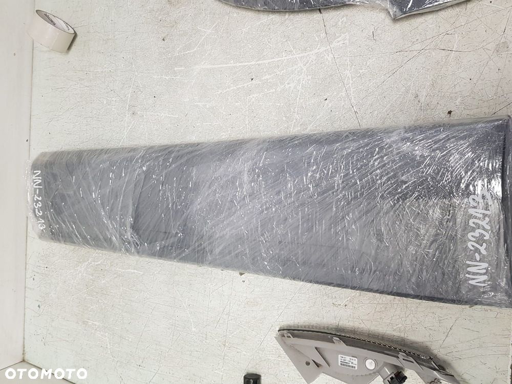 NOWA ORYGINALNA LISTWA DRZWI PRAWA TYŁ TYLNA AUDI Q8 4M 4M8853970B 18-25 - 9