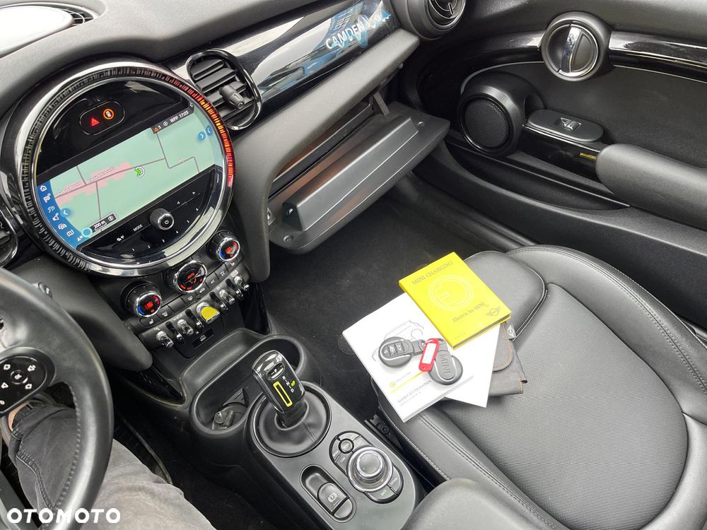 MINI Cooper SE Trim M - 11