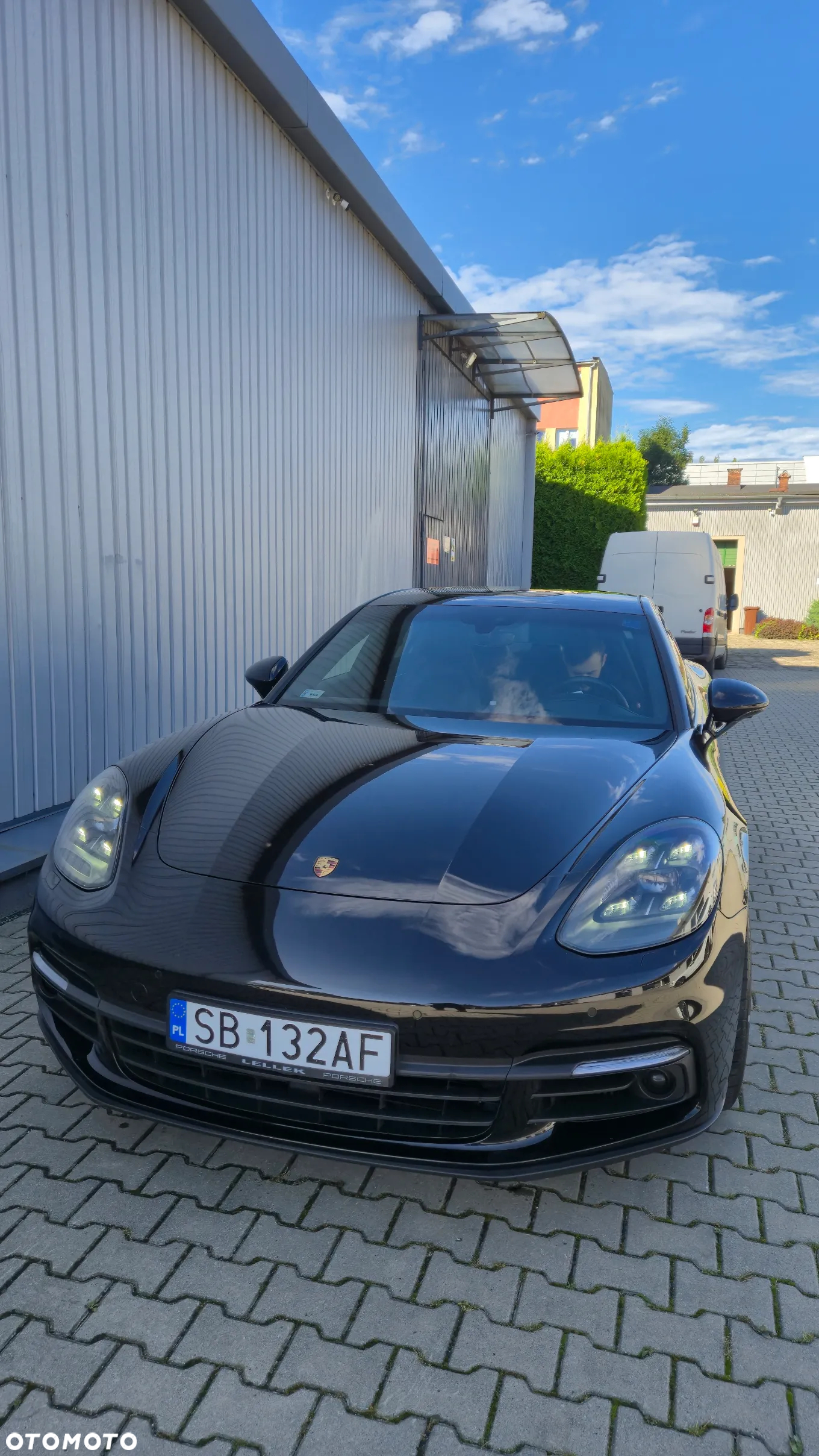 Porsche Panamera 4 E-Hybrid 10 Years Edition - 6