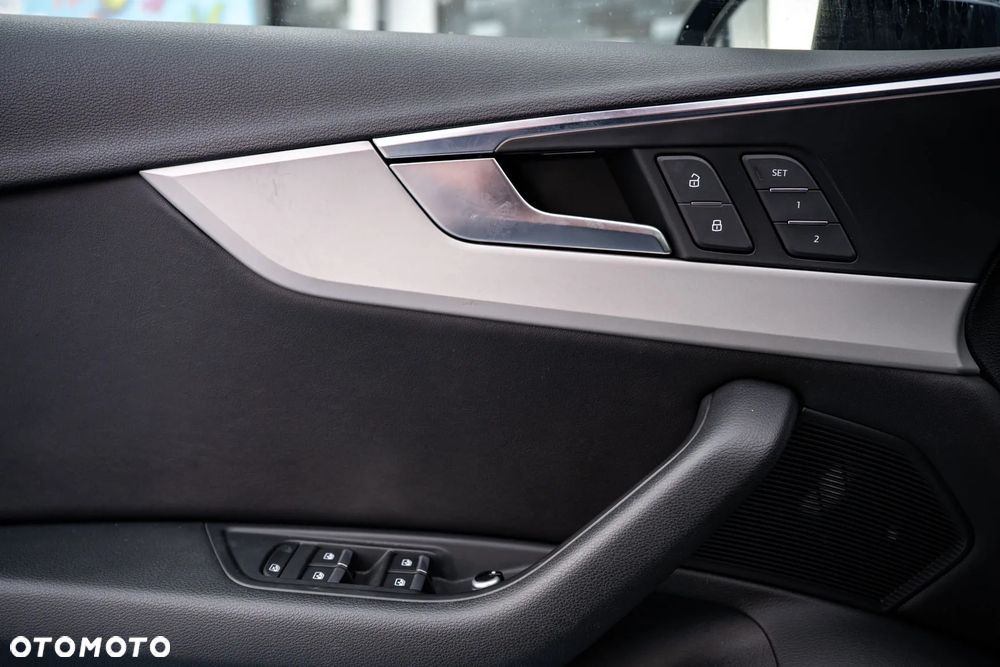 Audi A4 Limousine - 11