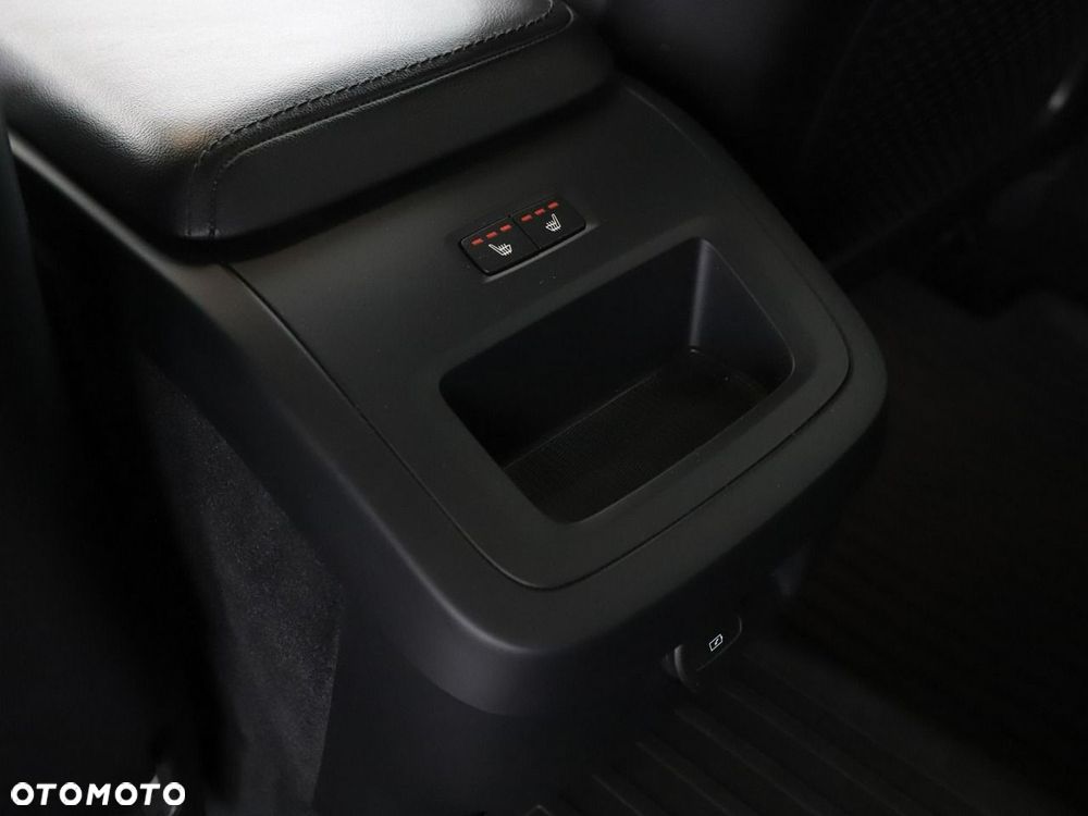 Volvo V60 B4 D Plus Dark - 39