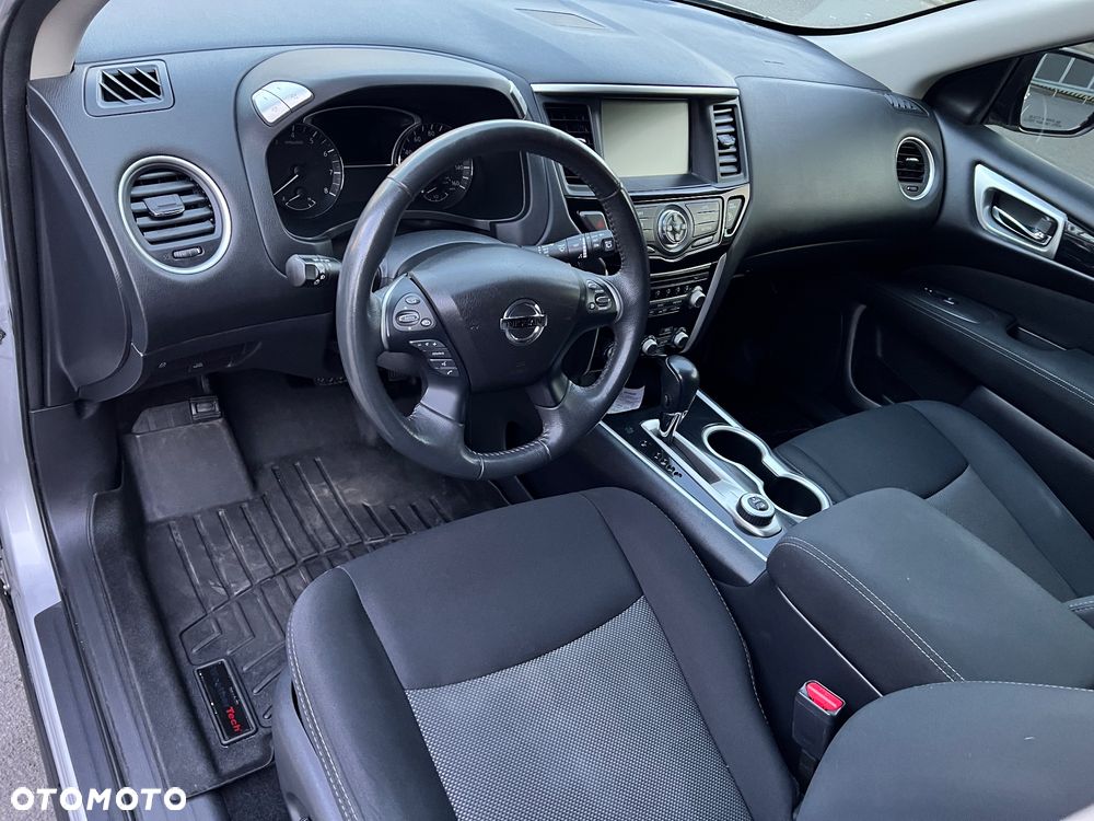 Nissan Pathfinder - 15