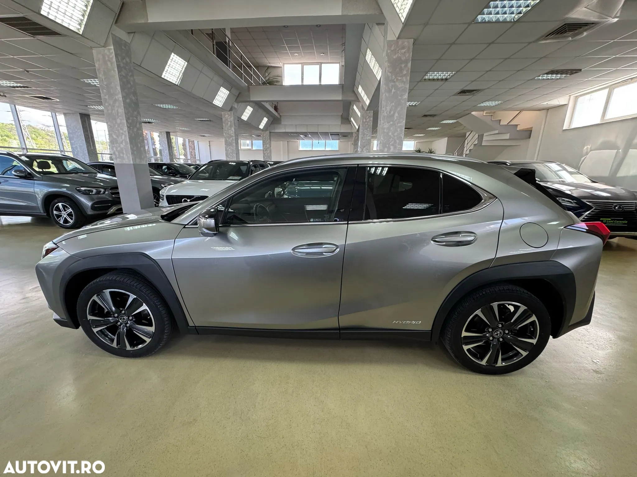 Lexus UX 250h 2.0L HEV 20H- (178 HP) 4X4 CVT F Sport - 7