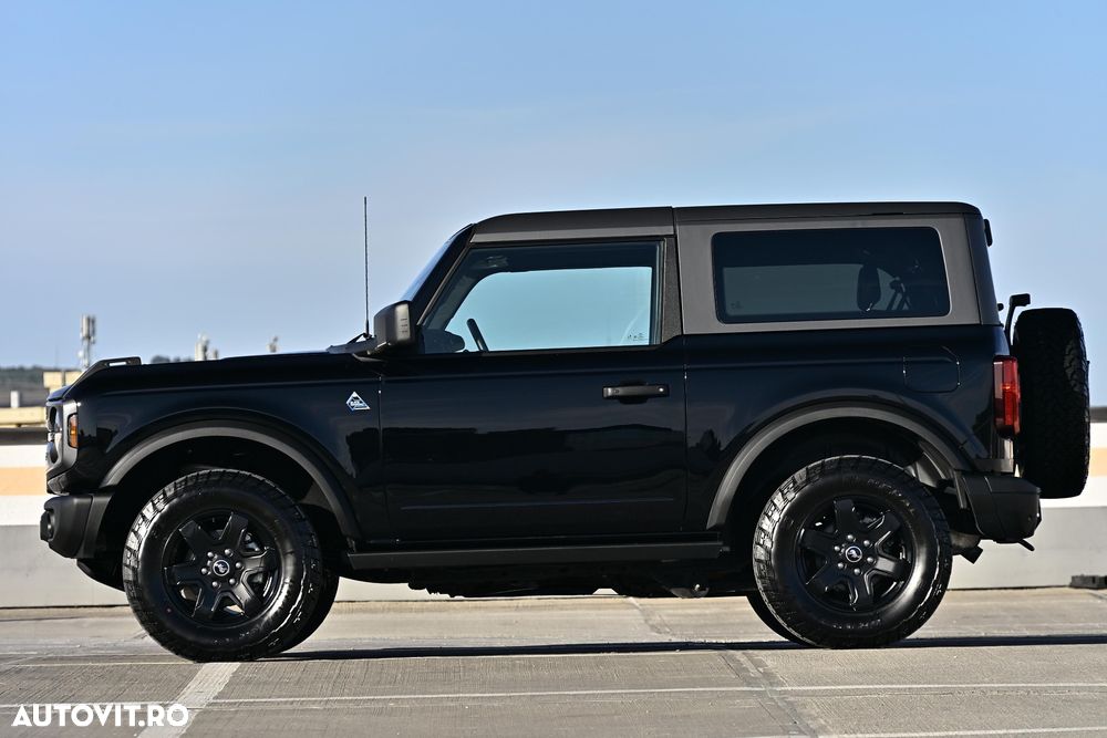 Ford Bronco - 32