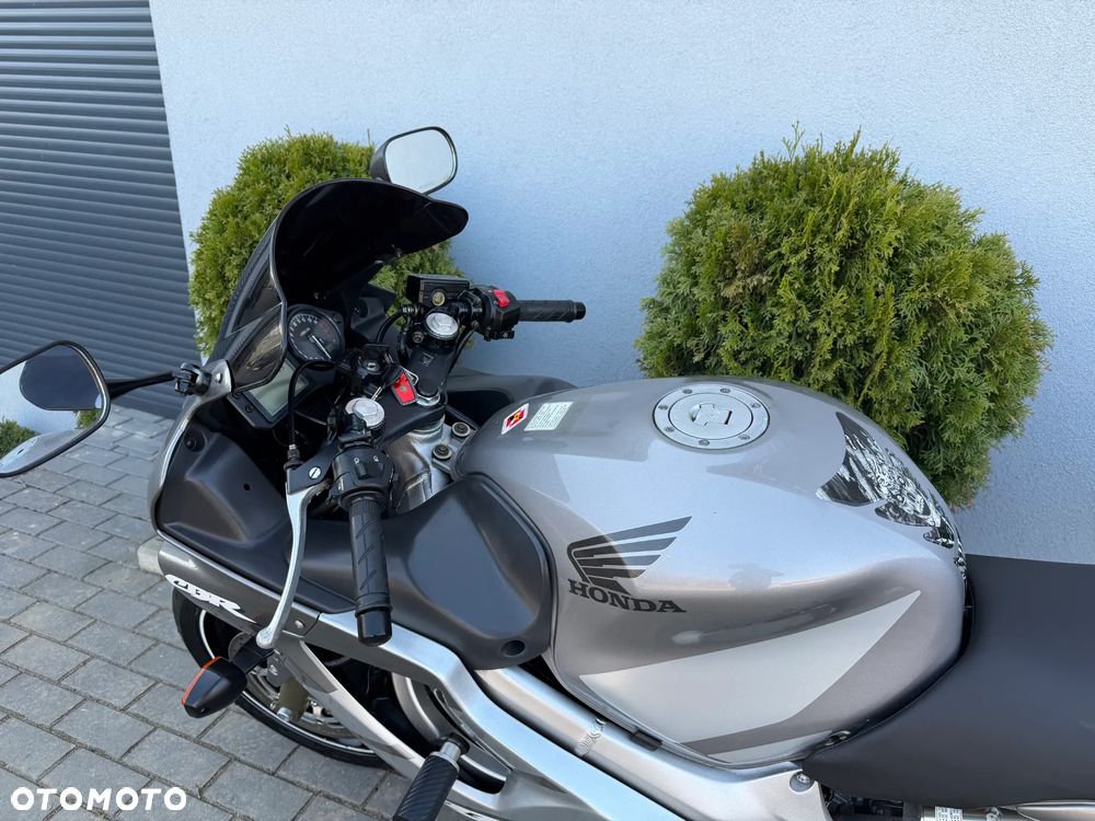 Honda CBR - 32