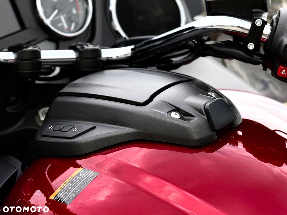 Yamaha Venture - 12