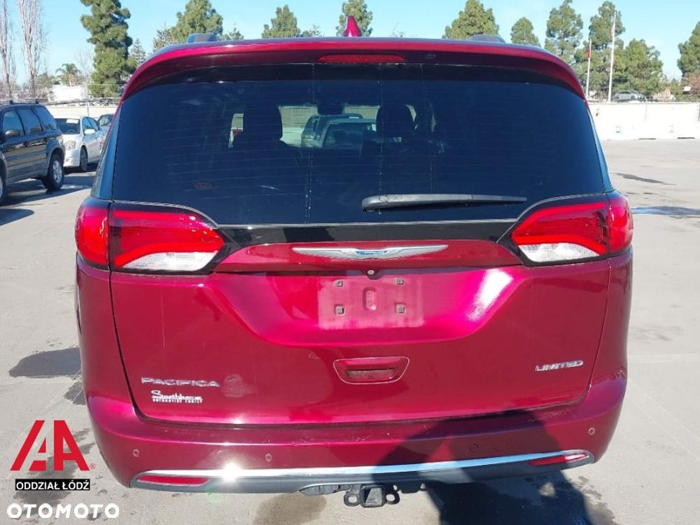 Chrysler Pacifica - 6