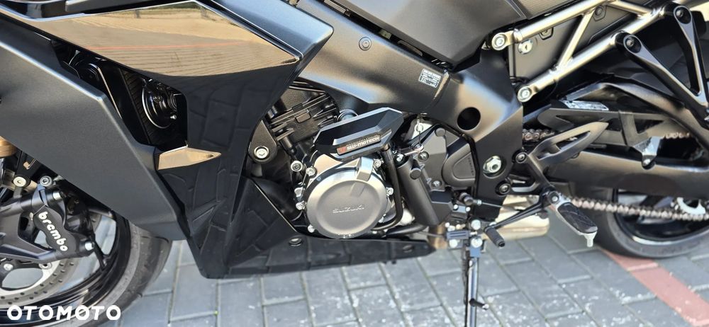 Suzuki GSX - 30