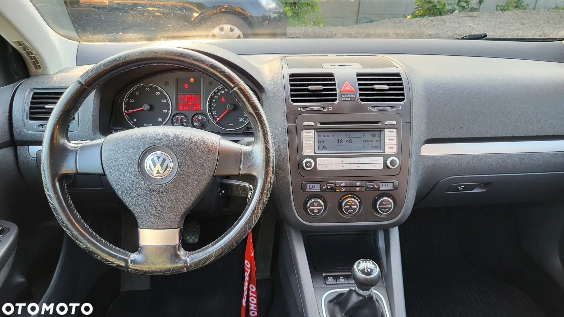 Volkswagen Golf 1.6 Comfortline - 24