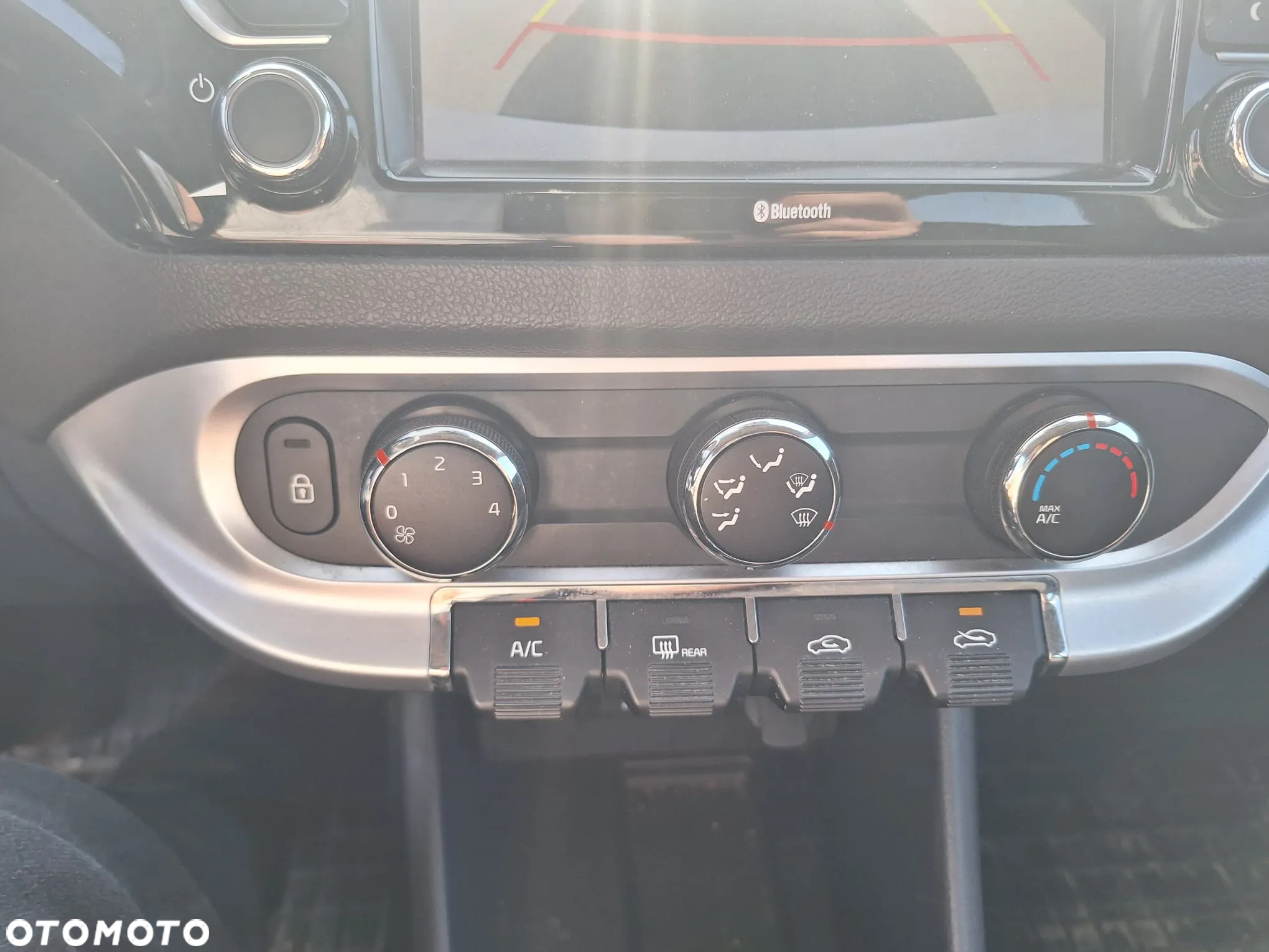 Kia Rio - 5