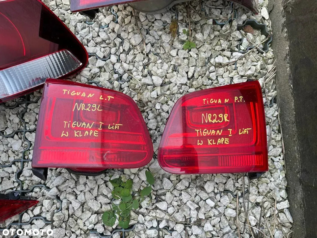 VW VOLKSWAGEN LAMPY TYŁ LEWE PRAWE - 28