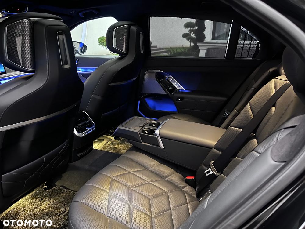 BMW Seria 7 740d xDrive mHEV sport - 39
