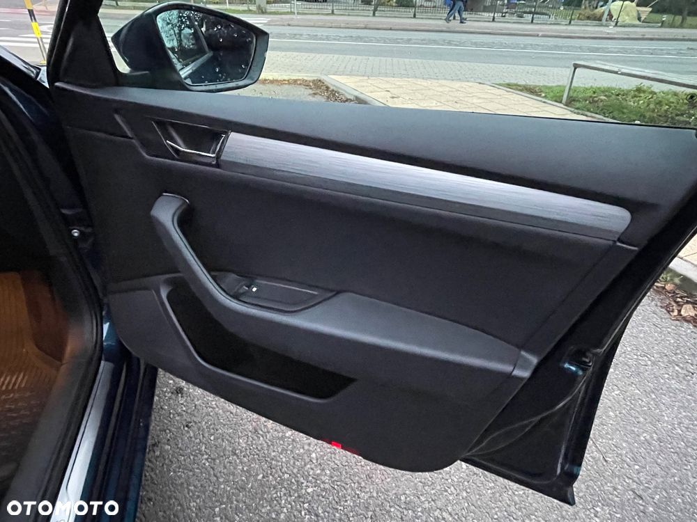 Skoda Superb 2.0 TDI SCR Ambition DSG - 16