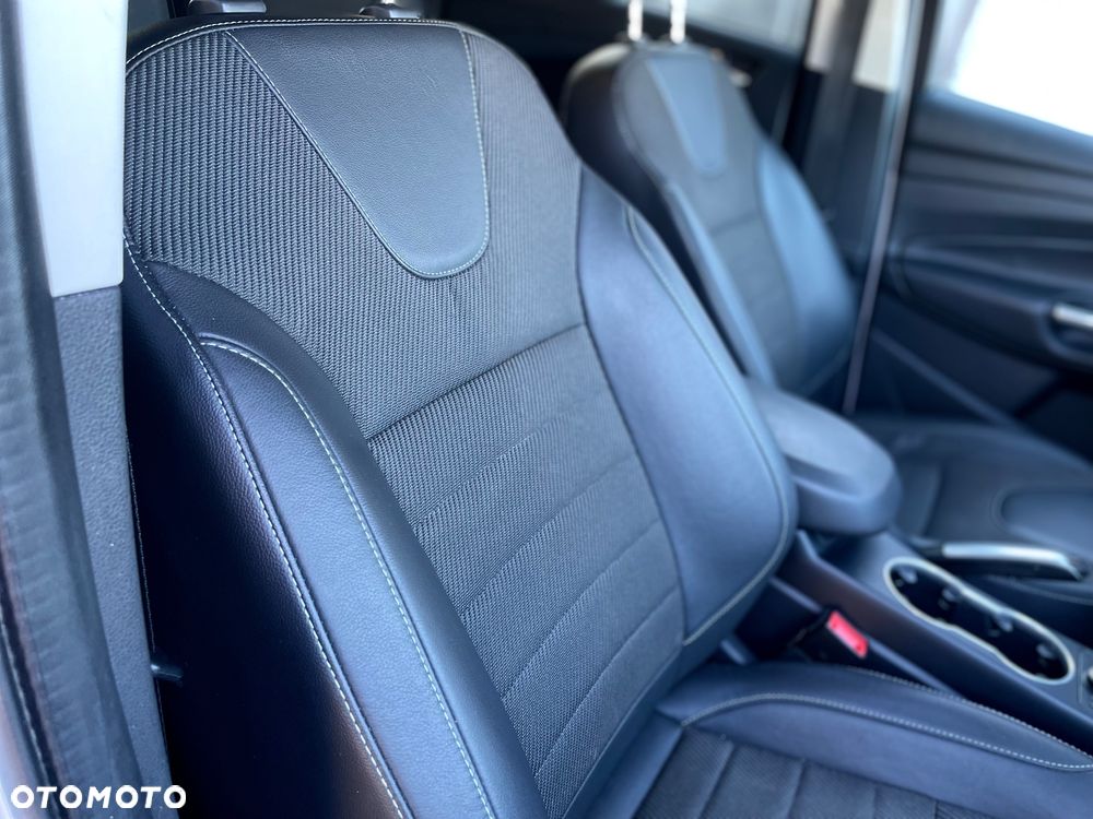 Ford Kuga 2.0 TDCi 2x4 Titanium - 15