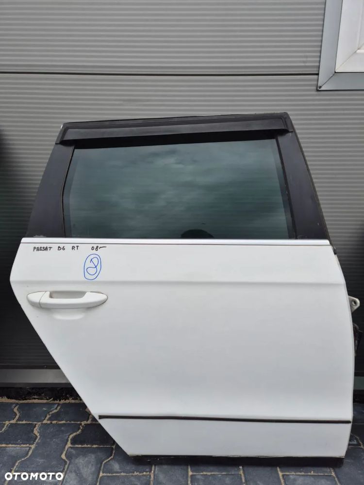VW PASSAT B6 DRZWI / KLAPA BAGAŻNIKA / BŁOTNIK / MASKA / DESKA ROZDZIELCZA BIAŁE / CZARNE - 3