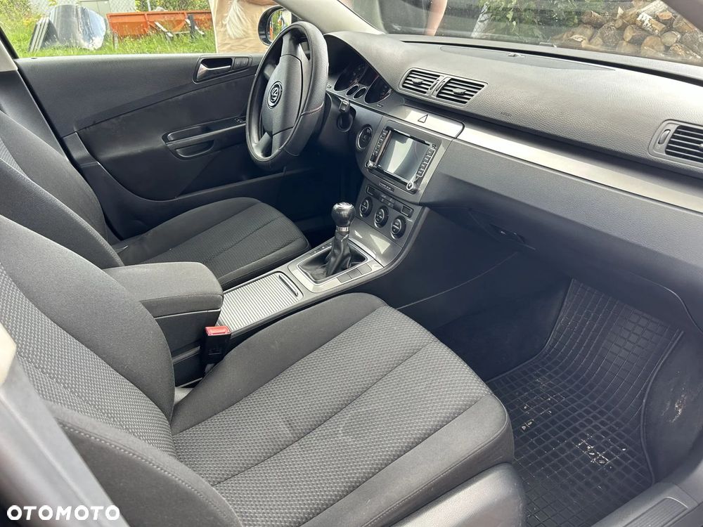 Volkswagen Passat - 15