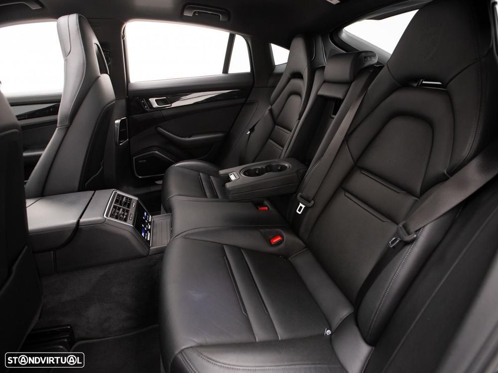 Porsche Panamera 4 E-Hybrid - 11