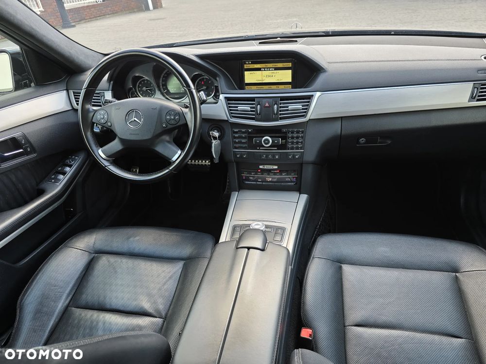 Mercedes-Benz Klasa E 350 CDI DPF 4Matic BlueEFFICIENCY 7G-TRONIC Avantgarde - 17