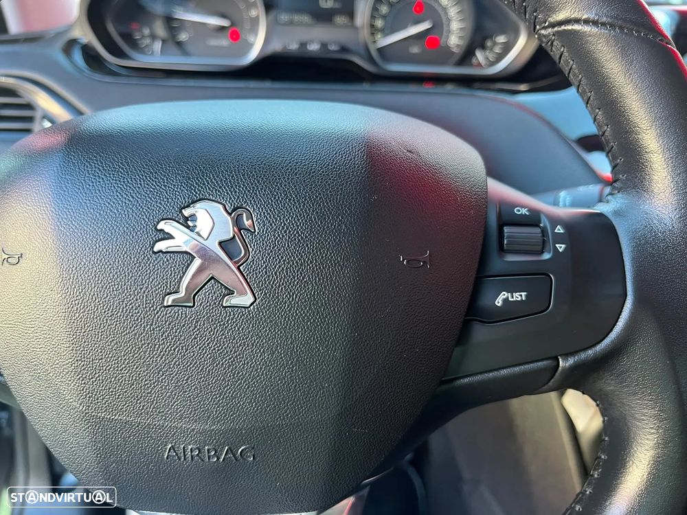 Peugeot 208 1.6 BlueHDi Style - 21