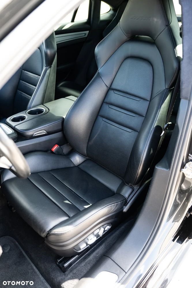 Porsche Panamera Turbo - 22