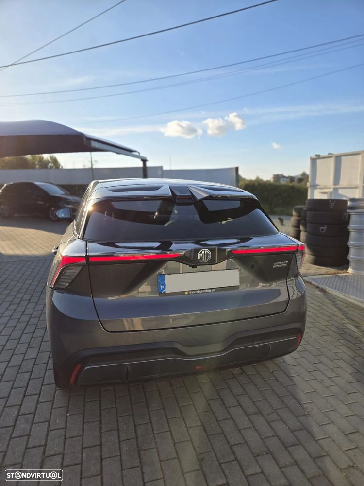 MG MG4 64 kWh Luxury - 6