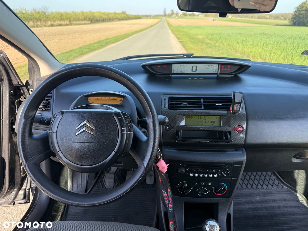 Citroën C4 1.6 16V X - 12