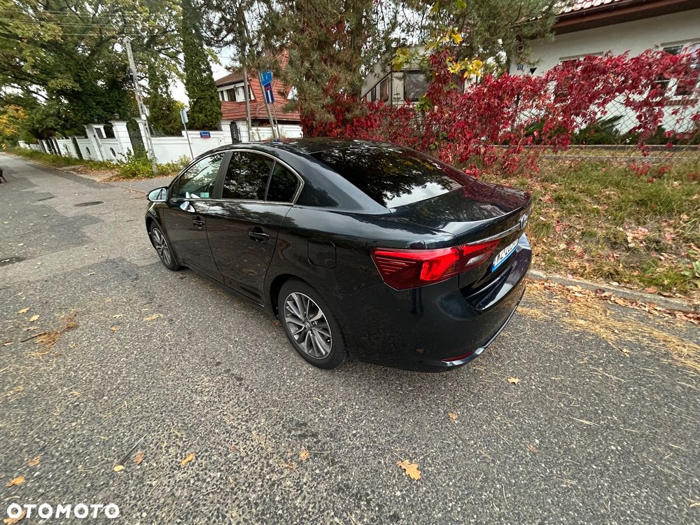 Toyota Avensis 1.8 Premium MS - 20