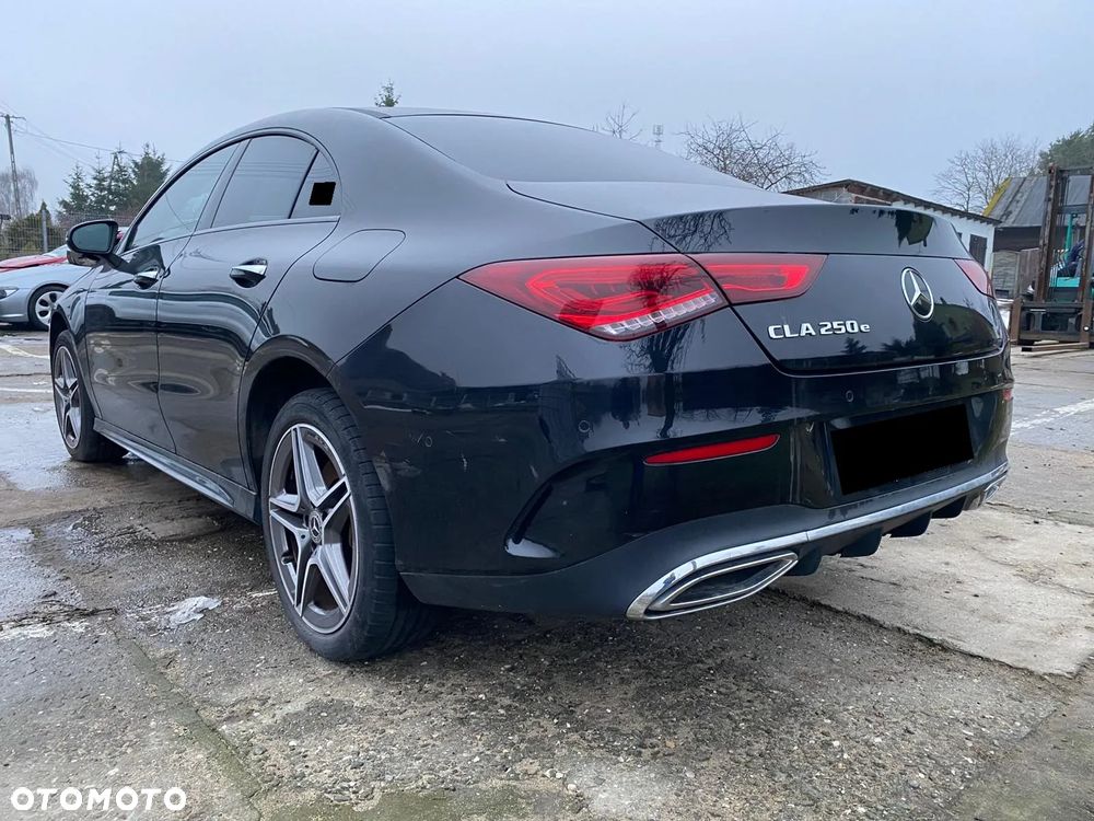 Mercedes-Benz CLA 250 e 8G-DCT AMG Line - 3