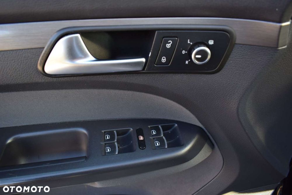 Volkswagen Touran - 18