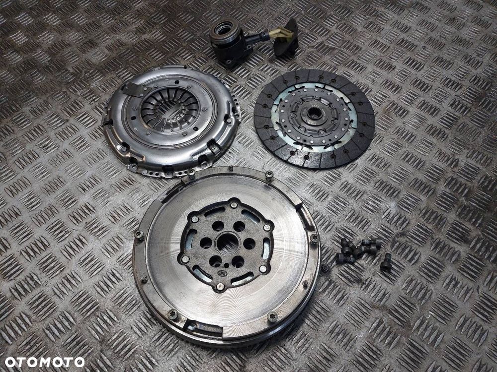 KOŁO DWUMASOWE + TARCZA + DOCISK + ŁOŻYSKO FOCUS MK2 1.6 TDCI 415053710 - 1