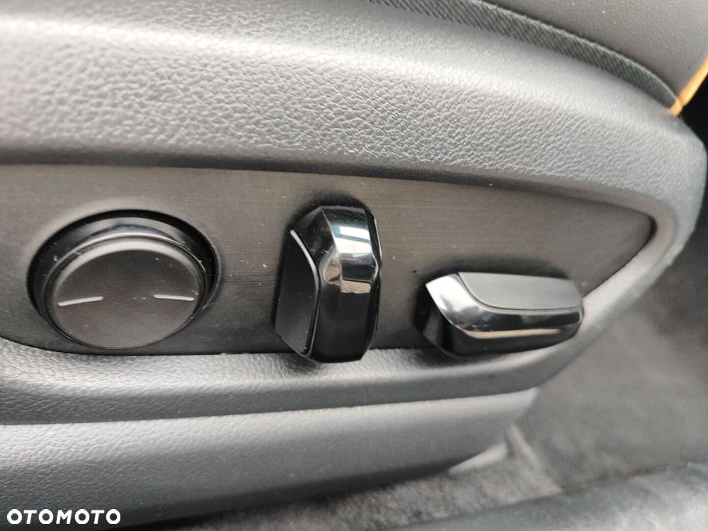 Lexus ES 300h Business Edition - 19