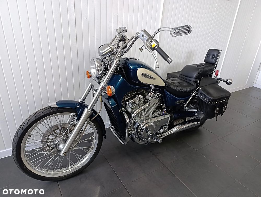Suzuki Intruder - 6