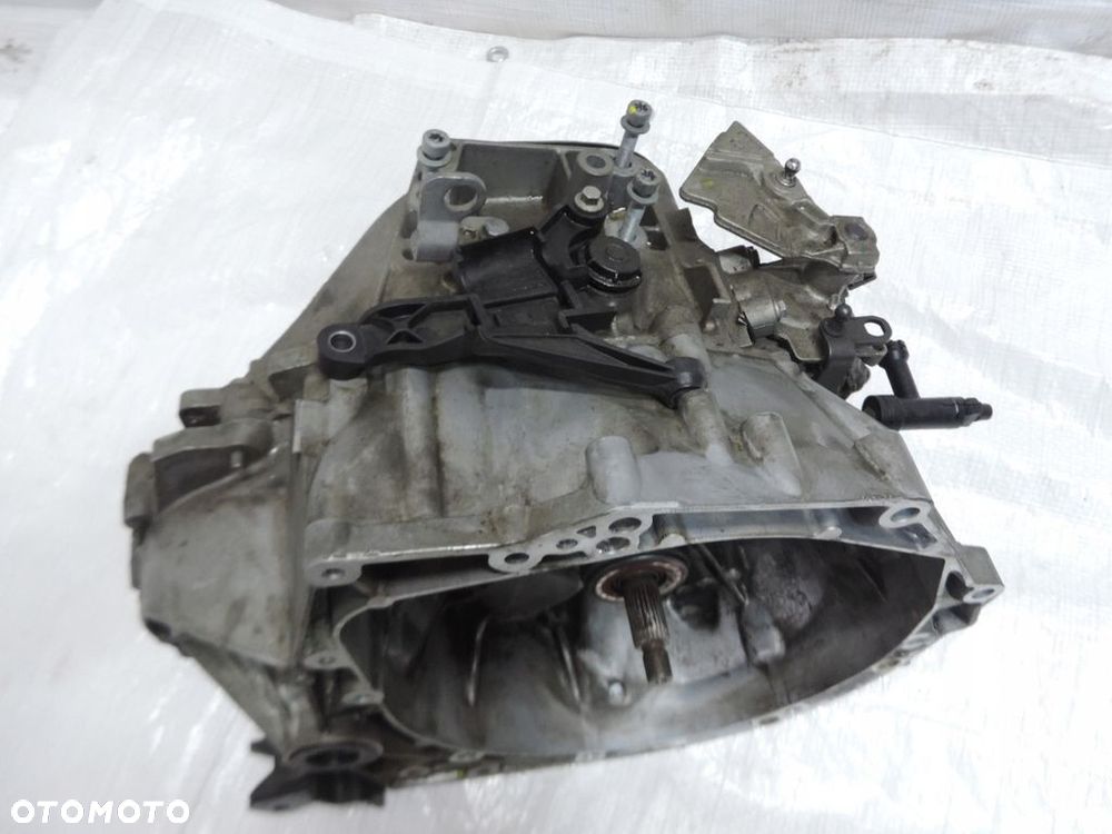 Opel Crossland 1.2 thp SKRZYNIA BIEGÓW 20EA77 - 2