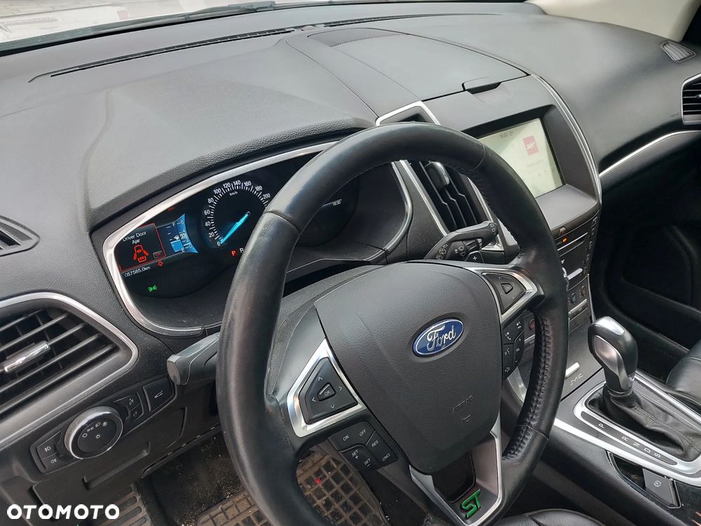 Ford Edge - 8