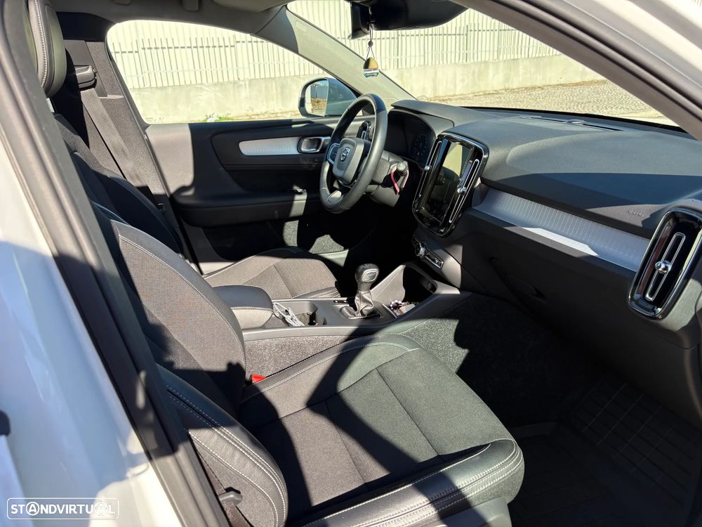 Volvo XC 40 T3 Momentum - 19