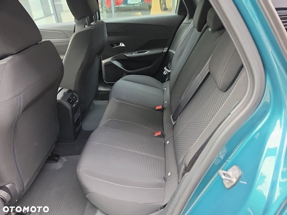 Peugeot 308 1.2 PureTech Active Pack S&S EAT8 - 11