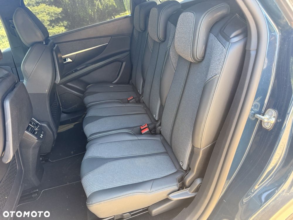 Peugeot 5008 - 5
